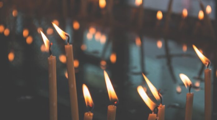 Para que serve a simpatia da vela quebrada? Simpatia da vela quebrada