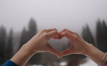 Como encontrar um amor em 2024? Por Débora de Obah Horas iguais 02:02 amor