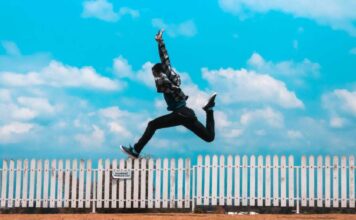 As Cinco Dores: Não Fique em Silêncio, por Saralis