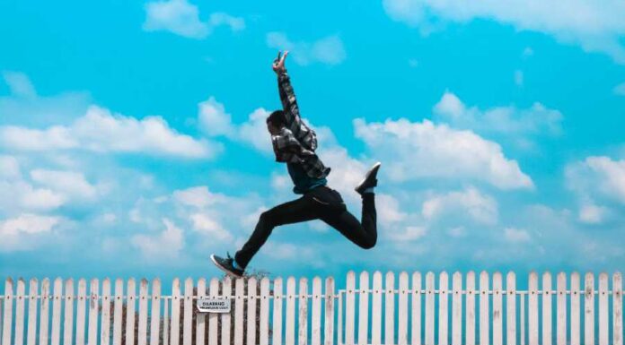 As Cinco Dores: Não Fique em Silêncio, por Saralis