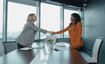 Os signos e como ser promovido no trabalho, por Tatiana Marinho Como ser promovido no trabalho