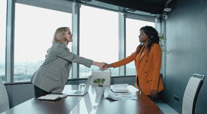 Os signos e como ser promovido no trabalho, por Tatiana Marinho Como ser promovido no trabalho