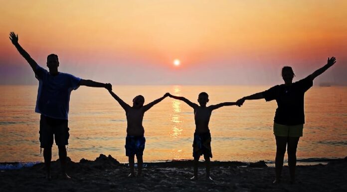 Constelação Familiar na Astrologia, por Tatiana Marinho Constelação familiar