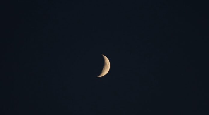 Lua minguante em Áries: um momento de introspecção e coragem, por Deborah de Obá Lua Minguante