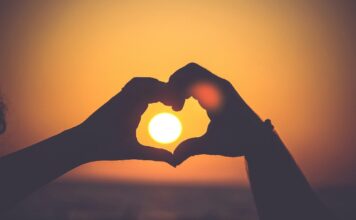 Sol em Libra e quadratura Vênus-Plutão: harmonia e conflitos intensos nas relações, pela consultora Simone Sol em Libra