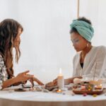 Terapia holística: compreenda essa abordagem integrativa para o bem-estar Imagem de uma consulta terapêutica mística