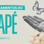 Os benefícios do rapé, o tabaco sagrado dos povos originários Imagem mostra colagem de elementos que lembram a floresta, uma mão aberta e um soprador de rapé