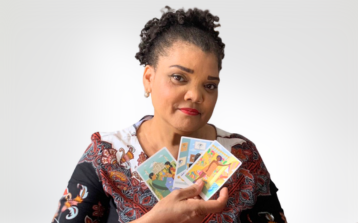 Taróloga e Oraculista Valéria